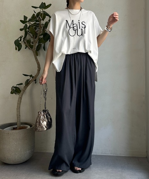 DouDou(ドゥドゥ)の「【WEB限定】ロゴミックスフロッキープリントTEE(Tシャツ/カットソー・レディース・ネイビー/オフホワイト/ブラック・FREE)」の9枚目の写真