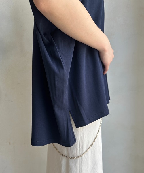 DouDou(ドゥドゥ)の「【WEB限定】ロゴミックスフロッキープリントTEE(Tシャツ/カットソー・レディース・ネイビー/オフホワイト/ブラック・FREE)」の15枚目の写真