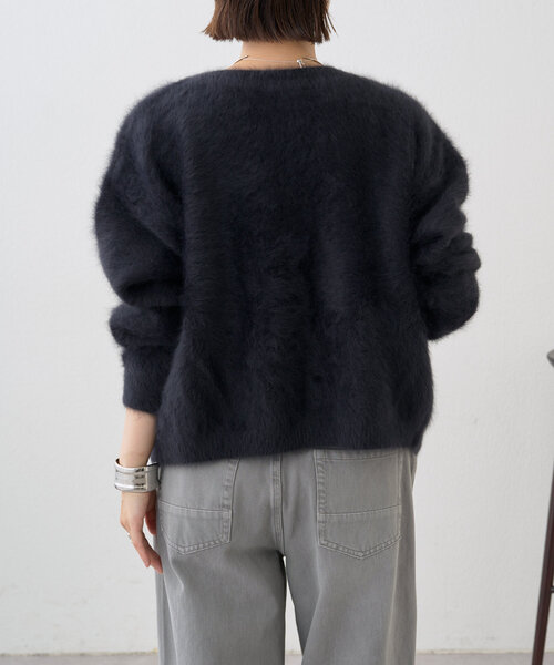 PaddyHill ファーカシミヤガーデ　ブラック PaddyHill が提案する”Fur Cashmere ”シリーズのプルオーバー。 袖口を