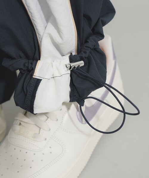 Ray BEAMS（レイビームス）の「パイピング トラック パンツ（その他パンツ・レディース・ネイビー/レッド・1/0）」の7枚目の写真