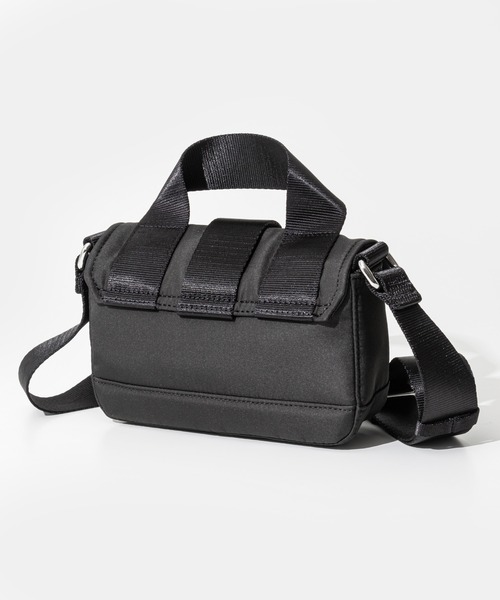 GANNI(ガニー)の「GANNI Recycled Tech Mini Satchel ガニー ミニ ショルダーバッグ(ショルダーバッグ・レディース・ブラック・FREE)」の6枚目の写真