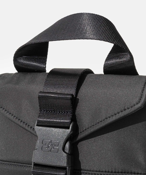 GANNI(ガニー)の「GANNI Recycled Tech Mini Satchel ガニー ミニ ショルダーバッグ(ショルダーバッグ・レディース・ブラック・FREE)」の8枚目の写真