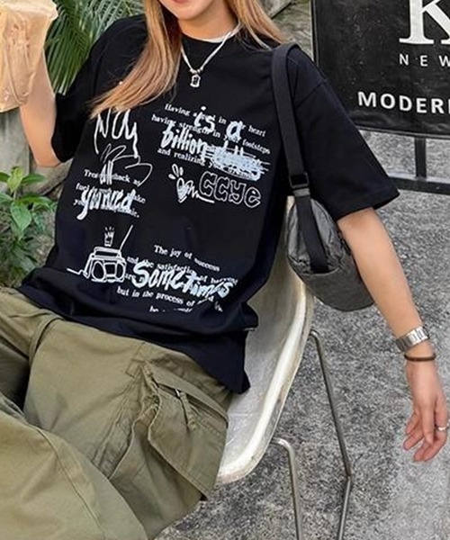 LYEON(リヨン)の「【ユニセックス】ペイントロゴビッグTシャツ(Tシャツ/カットソー・レディース・グレー/ブラック・FREE)」の3枚目の写真