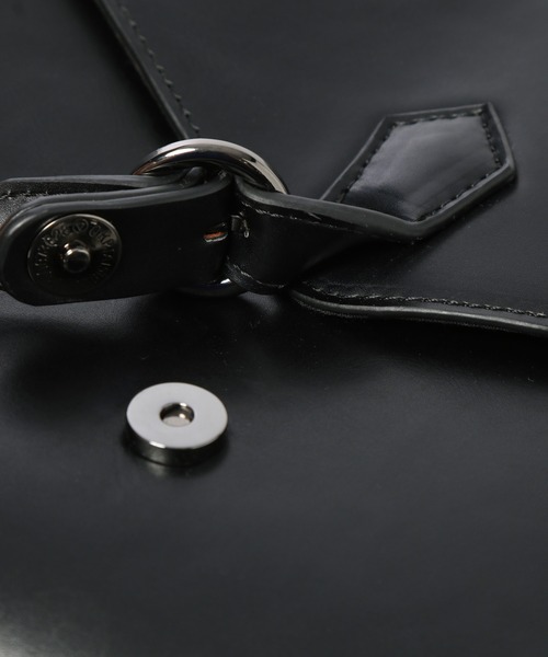 RAGEBLUE（レイジブルー）の「SYNTHETIC LEATHER MULTI WAY FLAP SHOULDER BAG / シンセティックレザー/2WAYフラップミニショルダーバッグ（ショルダーバッグ・メンズ・ブラック/ブラック系その他/ブラック系その他2・FREE）」の18枚目の写真