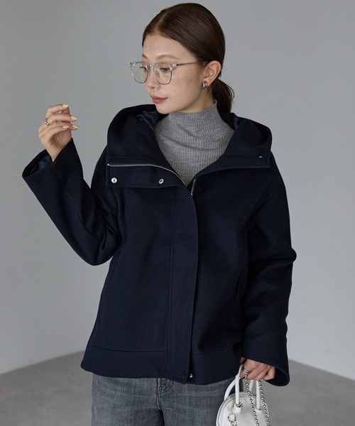 RIRIYANO（リリヤーノ）の「フード付きフェイクウールコート
