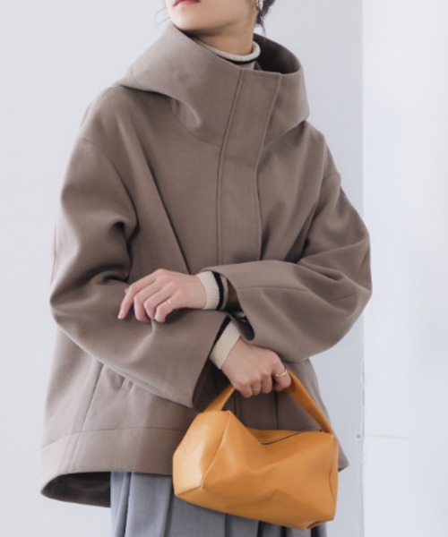 フード付きフェイクウールコート