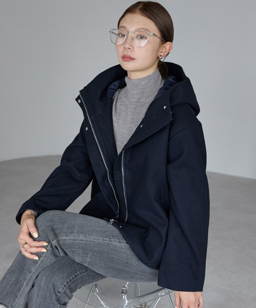 RIRIYANO（リリヤーノ）の「フード付きフェイクウールコート