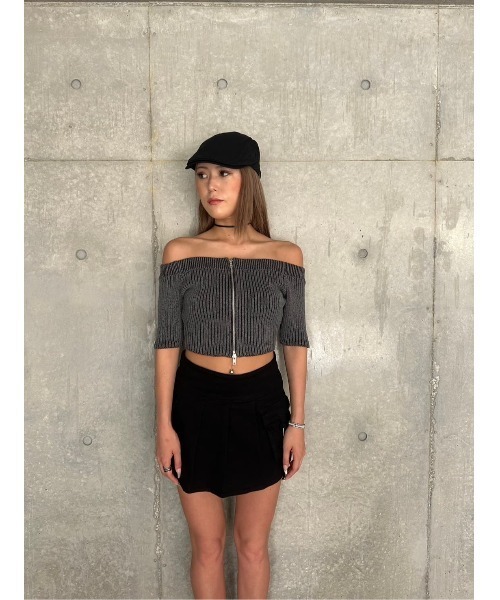 EGOIST（エゴイスト）の「ZIPニットオフショルトップ（ニット/セーター・レディース・パープル/ブラック/カーキ・FREE）」の6枚目の写真