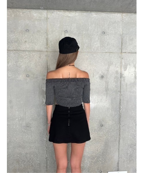 EGOIST（エゴイスト）の「ZIPニットオフショルトップ（ニット/セーター・レディース・パープル/ブラック/カーキ・FREE）」の8枚目の写真