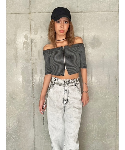 EGOIST（エゴイスト）の「ZIPニットオフショルトップ（ニット/セーター・レディース・パープル/ブラック/カーキ・FREE）」の11枚目の写真