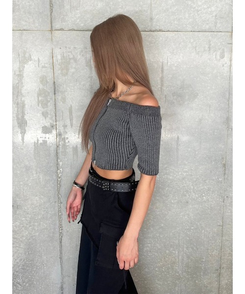 EGOIST（エゴイスト）の「ZIPニットオフショルトップ（ニット/セーター・レディース・パープル/ブラック/カーキ・FREE）」の18枚目の写真