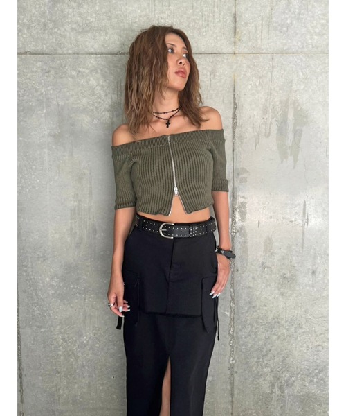 EGOIST（エゴイスト）の「ZIPニットオフショルトップ（ニット/セーター・レディース・パープル/ブラック/カーキ・FREE）」の22枚目の写真