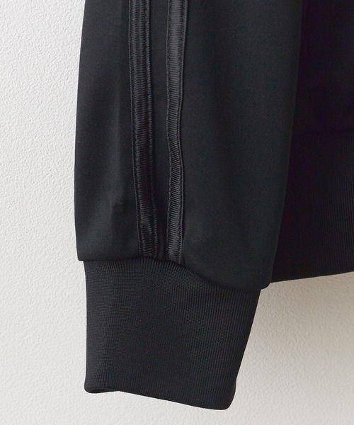 United Athle(ユナイテッドアスレ)の「7.0 オンス スムース ラグラン トラックJK トラックジャケット 秋 秋服 2026年秋冬(ジャージ・メンズ・ネイビー×ホワイト/サックスブルー/グレー/サンドベージュ/ブラック×ブラック/ブラック×ホワイト/ブラック×ゴールド・XL/L/M/S)」の9枚目の写真