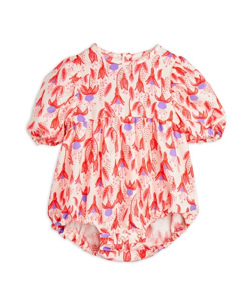 Mini Rodini（ミニロディーニ）の「mini rodini / フクシア柄布帛ロンパース（ロンパース・キッズ・レッド・68/74cm/80/86）」の2枚目の写真