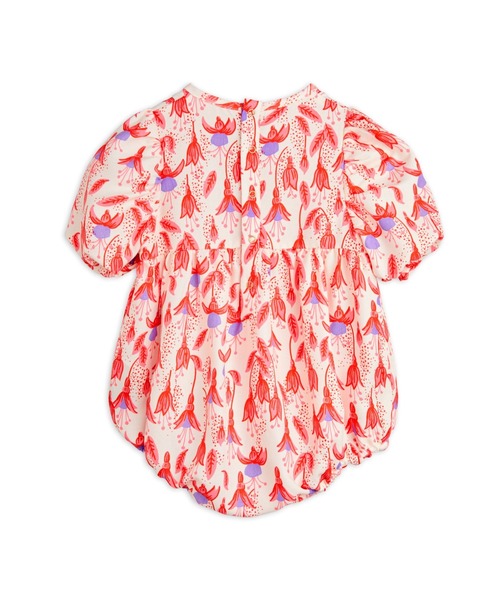 Mini Rodini（ミニロディーニ）の「mini rodini / フクシア柄布帛ロンパース（ロンパース・キッズ・レッド・68/74cm/80/86）」の3枚目の写真