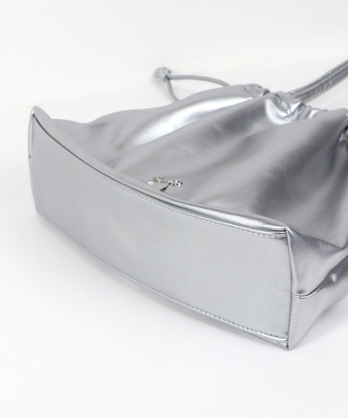 BLUEEAST（ブルーイースト）の「リボン巾着トートバッグ（トートバッグ・レディース・ブラック/シルバー・FREE）」の4枚目の写真