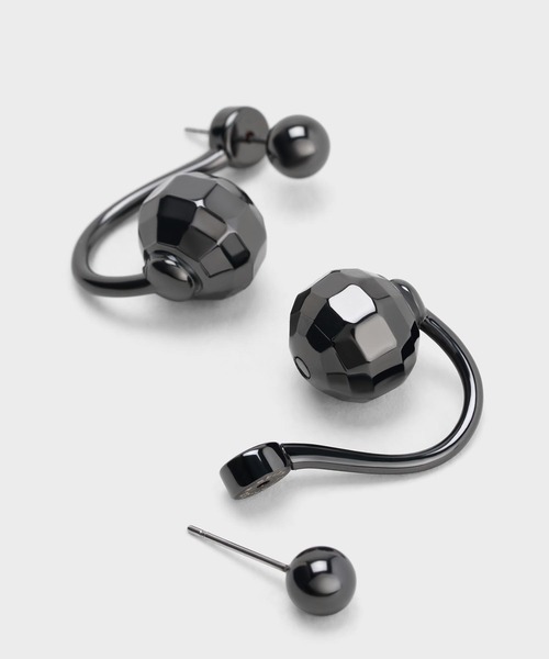 CHARLES & KEITH(チャールズ & キース)の「ディスコボール スタッズジャケットピアス(ピアス(両耳用)・レディース・ブラック/シルバー・FREE)」の6枚目の写真