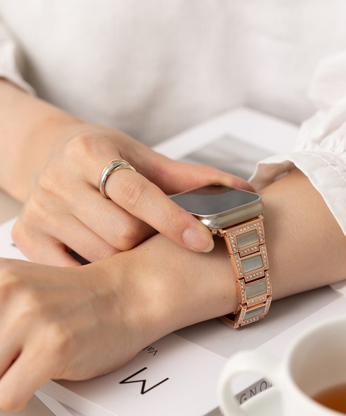 emonique(エモニーク)の「スマートウォッチバンド Apple Watch バンド ステンレス製【38/40/41/42/44/45/49mm対応】(デジタル腕時計・レディース・ライトブルー/ピンク/ベージュ・38/42)」の1枚目の写真