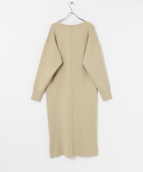 URBAN RESEARCH（アーバンリサーチ）の「深Vネックニットワンピース（ワンピース・レディース・ベージュ/ブラック/グレー・FREE）」の10枚目の写真