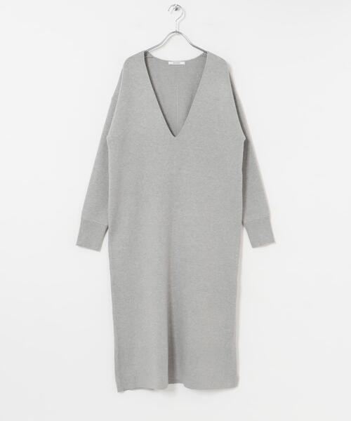 URBAN RESEARCH（アーバンリサーチ）の「深Vネックニットワンピース（ワンピース・レディース・ベージュ/ブラック/グレー・FREE）」の19枚目の写真