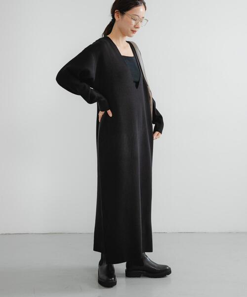 はぁーい　深Vネック光沢サックワンピース フォーマル 定価3.5万円 セール】深Vネックニットワンピース（ワンピース）｜URBAN RESEARCH