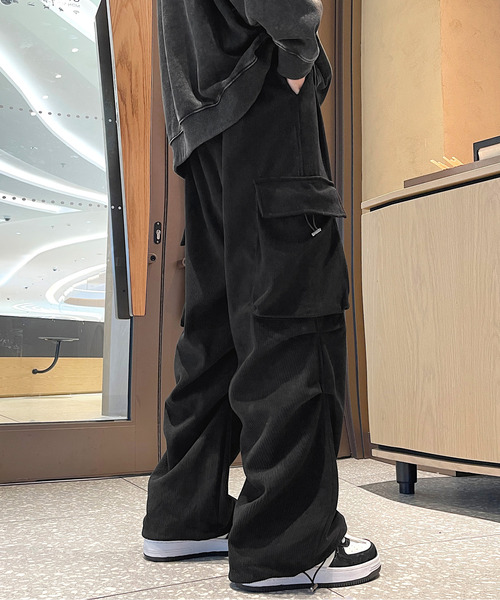 neos（ネオス）の「【neos】ルーズシルエット サイド シャーリング コーデュロイ カーゴパンツ（カーゴパンツ・メンズ・ワインレッド/カーキ/ブラック/ベージュ/チャコールグレー・MEDIUM/LARGE/X-LARGE）」の6枚目の写真