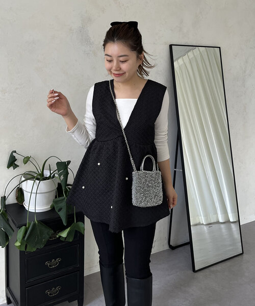 prose verse(プロズヴェール)の「【MOMO】深Vネックパールペプラムベスト(ベスト・レディース・ブラック・LARGE/MEDIUM)」の21枚目の写真