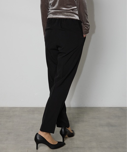 RIRIYANO（リリヤーノ）の「＜洗える>単品ストレッチテーパードパンツ（スーツパンツ・レディース・ブラック/チャコールグレー/ネイビー・11号/9号/13号/17号/19号/7号/15号）」の19枚目の写真