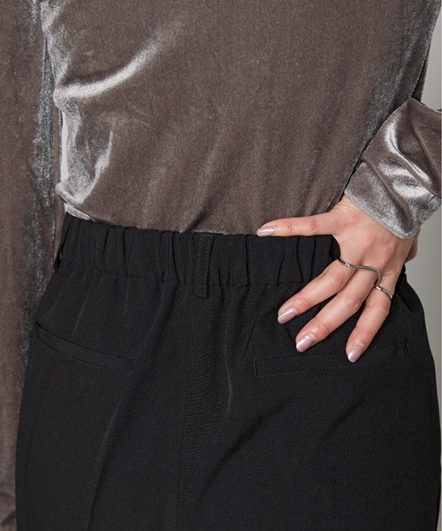 RIRIYANO（リリヤーノ）の「＜洗える>単品ストレッチテーパードパンツ（スーツパンツ・レディース・ブラック/チャコールグレー/ネイビー・11号/9号/13号/17号/19号/7号/15号）」の21枚目の写真