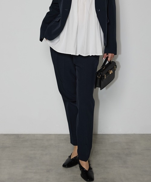 RIRIYANO（リリヤーノ）の「＜洗える>単品ストレッチテーパードパンツ（スーツパンツ・レディース・ブラック/チャコールグレー/ネイビー・11号/9号/13号/17号/19号/7号/15号）」の7枚目の写真
