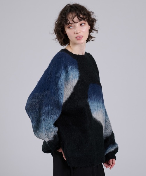 ONCILY(オンシェリー)の「GRADATION HEART SHAGGY KNIT / グラデーションハートシャギーニット(ニット/セーター・メンズ・ネイビー/レッド/ブルー/ブラック・SMALL/MEDIUM/LARGE)」の8枚目の写真