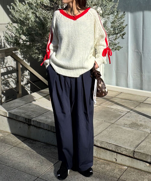 CIAOPANIC（チャオパニック）の「袖ラインリボンラグランVネックニット（ニット/セーター・レディース・ベージュ/レッド/ブラウン/グレー/ブルー/オフホワイト・ONE SIZE）」の8枚目の写真