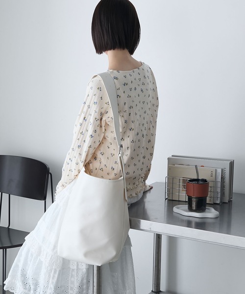 forksy.（フォルクシー）の「【forksy.】ワンハンドル バケツ ショルダーバッグ（ショルダーバッグ・レディース・ブラック/アイボリー/ブラウン・FREE）」の10枚目の写真