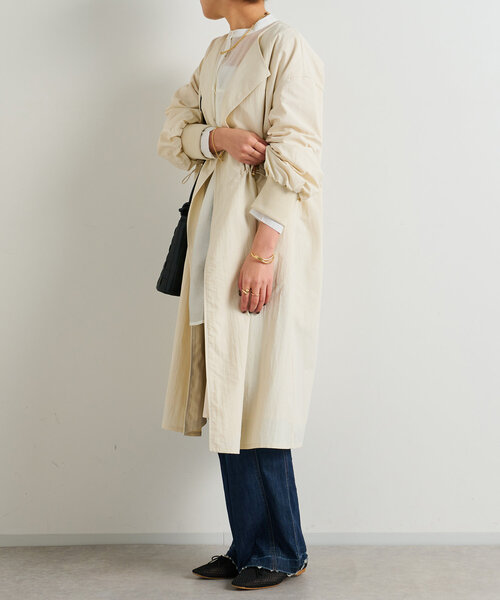 un dix cors（アンディコール）の「《デイリーに活躍》ナイロンミニグログランコート（トレンチコート・レディース・ベージュ/ネイビー・FREE）」の11枚目の写真