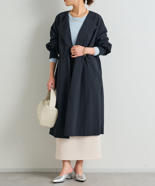 un dix cors（アンディコール）の「《デイリーに活躍》ナイロンミニグログランコート（トレンチコート・レディース・ベージュ/ネイビー・FREE）」の22枚目の写真