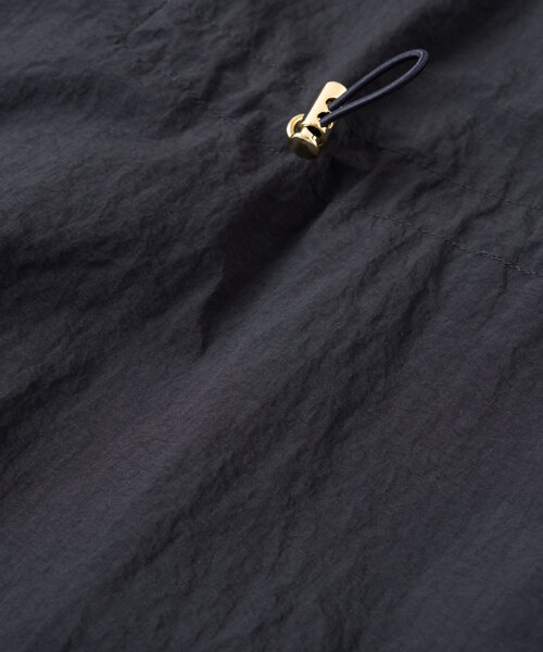 un dix cors（アンディコール）の「《デイリーに活躍》ナイロンミニグログランコート（トレンチコート・レディース・ベージュ/ネイビー・FREE）」の5枚目の写真