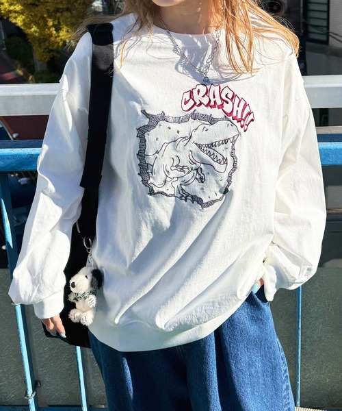 DOUBLE NAME(ダブルネーム)の「CRASH!!恐竜ロンTEE(Tシャツ/カットソー・レディース・スミクロ/オフホワイト/グリーン・FREE)」の12枚目の写真