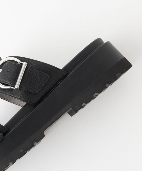 green label relaxing（グリーンレーベルリラクシング）の「ダブルベルトプラット サンダル(3.5cmヒール)（サンダル・レディース・ベージュ/ブラック・S/M/L/XL）」の3枚目の写真