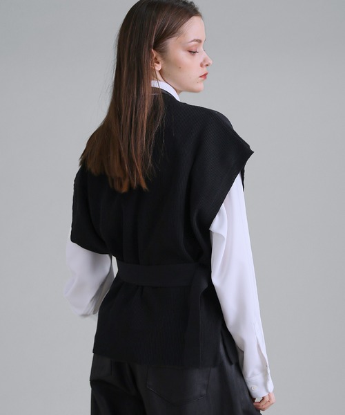 SOCCE(ソーシー)の「ベルテッドVネックニットベスト(ベスト・メンズ・ブラック/チャコール/ライトグレー・S/M/L/XL)」の7枚目の写真