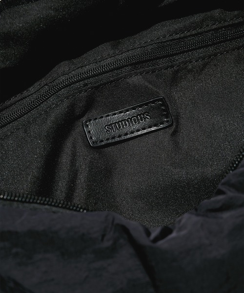STUDIOUS(ステュディオス)の「【STUDIOUS】AIR NYLON SHOULDER BAG(ショルダーバッグ・メンズ・ブラック・FREE)」の8枚目の写真