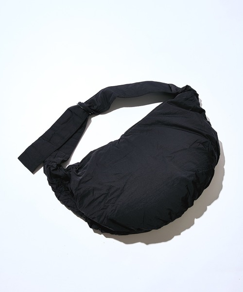 STUDIOUS(ステュディオス)の「【STUDIOUS】AIR NYLON SHOULDER BAG(ショルダーバッグ・メンズ・ブラック・FREE)」の3枚目の写真