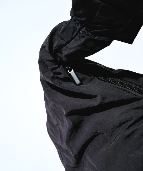 STUDIOUS(ステュディオス)の「【STUDIOUS】AIR NYLON SHOULDER BAG(ショルダーバッグ・メンズ・ブラック・FREE)」の7枚目の写真