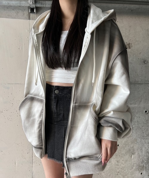 Figments（フィグメンツ）の「ブラシ加工ダブルZIPビッグパーカー（パーカー・レディース・ブラック/ホワイト・FREE）」の2枚目の写真