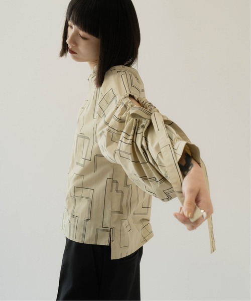 Knuth Marf（クヌースマーフ）の「shirring sleeve pattern blouse（シャツ/ブラウス・レディース・ブラック/ベージュ・FREE）」の5枚目の写真