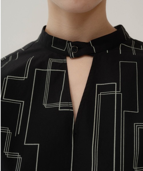 Knuth Marf（クヌースマーフ）の「shirring sleeve pattern blouse（シャツ/ブラウス・レディース・ブラック/ベージュ・FREE）」の14枚目の写真
