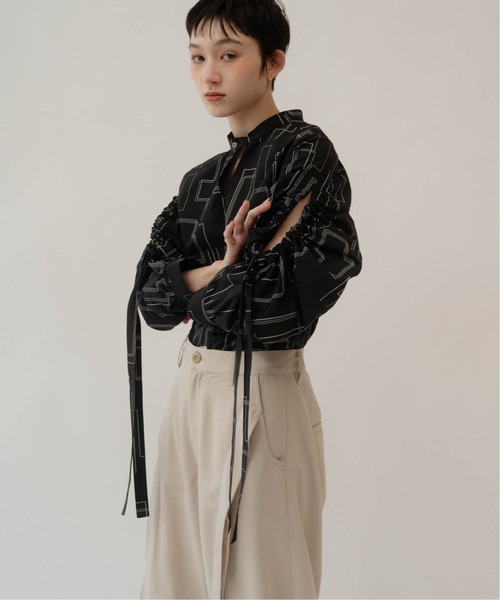 Knuth Marf（クヌースマーフ）の「shirring sleeve pattern blouse（シャツ/ブラウス・レディース・ブラック/ベージュ・FREE）」の10枚目の写真