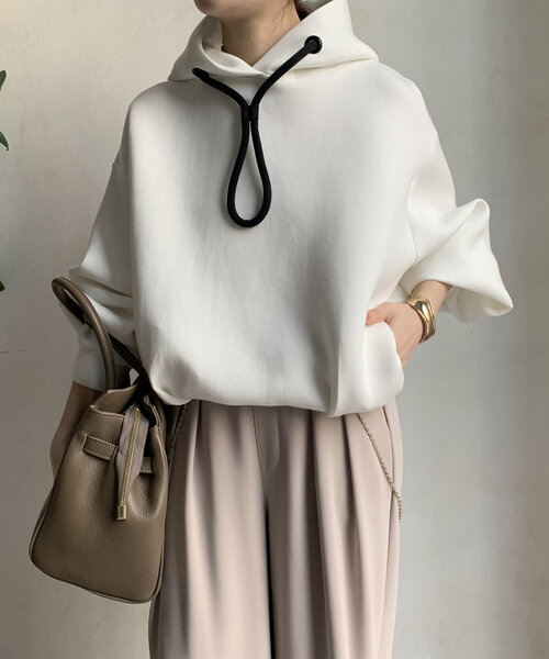 DouDou(ドゥドゥ)の「【WEB限定】ボンディング異素材切替フーディー(Tシャツ/カットソー・レディース・ブラック/オフホワイト・FREE)」の8枚目の写真