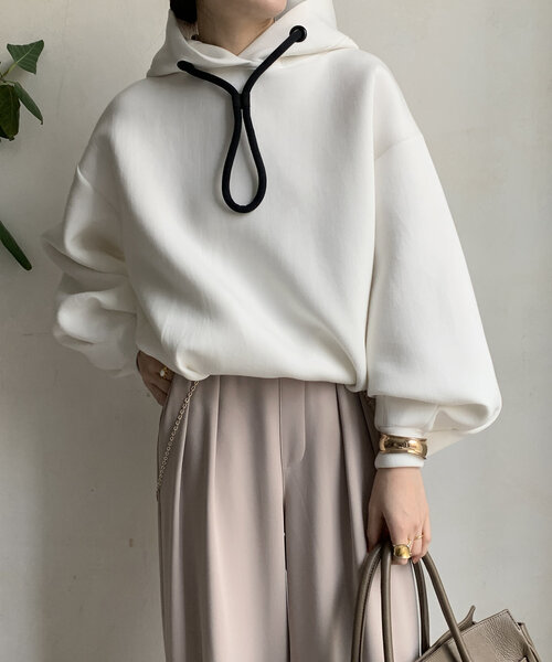 DouDou(ドゥドゥ)の「【WEB限定】ボンディング異素材切替フーディー(Tシャツ/カットソー・レディース・ブラック/オフホワイト・FREE)」の10枚目の写真
