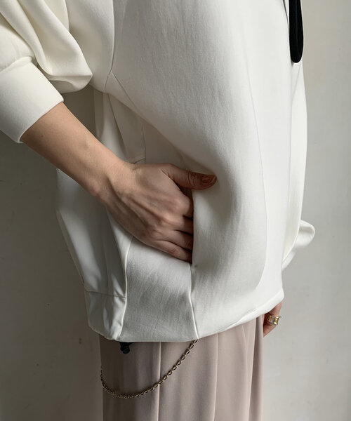 DouDou(ドゥドゥ)の「【WEB限定】ボンディング異素材切替フーディー(Tシャツ/カットソー・レディース・ブラック/オフホワイト・FREE)」の21枚目の写真