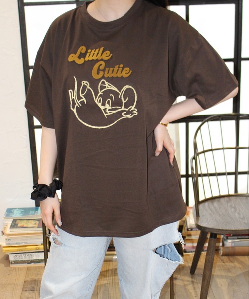 Tom&Jerry(トムアンドジェリー)の「【TOM & JERRY/トムとジェリー】ハブラシ刺繍半袖Tシャツ(Tシャツ/カットソー・レディース・ダークブラウン/グリーン/ピンク/クリーム・M/L)」の2枚目の写真
